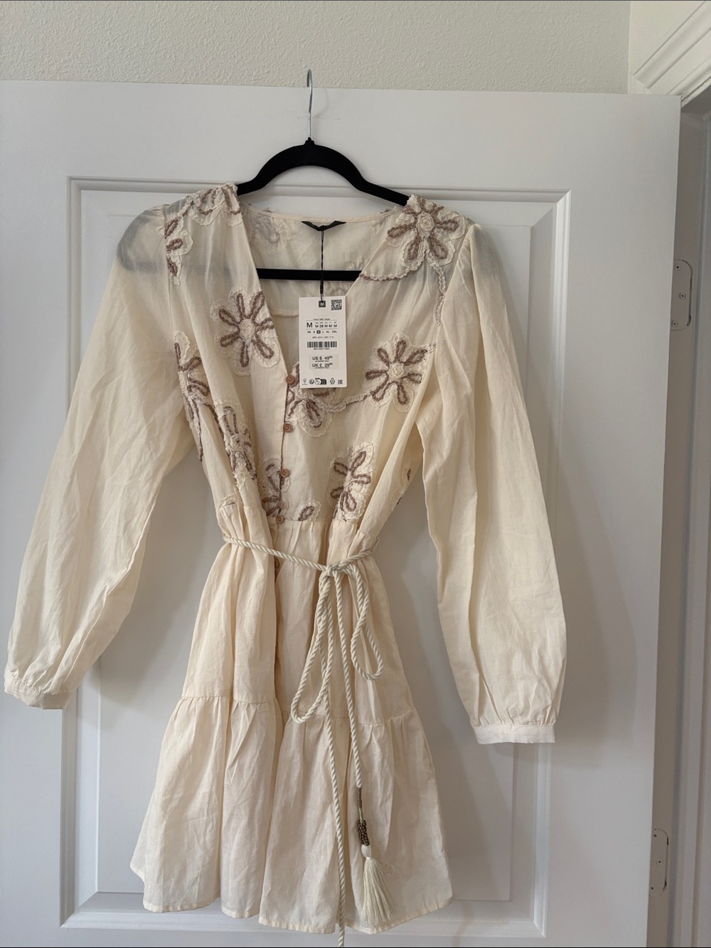 New With Tags Zara Boho Embroidered Cream Tiered Mini Dress Size Medium